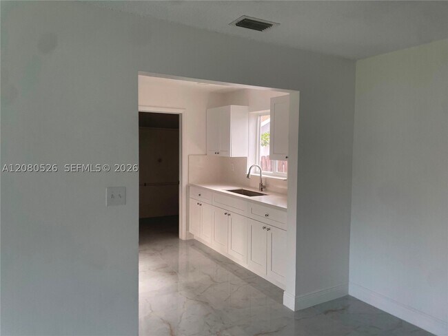 Foto del edificio - 5929 Pierce St