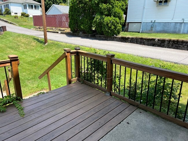 Deck on back of home - 1111 McAlpine St