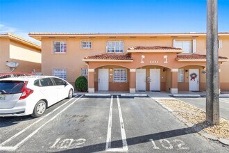 Building Photo - 2425 W 76th St