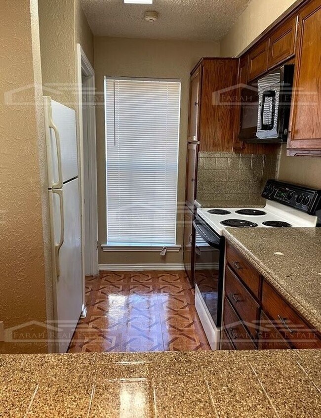 Foto del edificio - 2 Bed/2 Bath Condo for Rent!