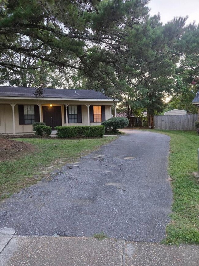 Building Photo - 1712 Long Meadow Rd