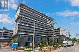 Building Photo - 120-120 Varna Dr