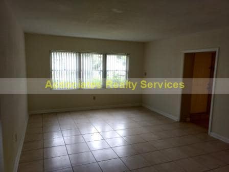 Building Photo - Spacious 4 Bedroom in Mason Manor