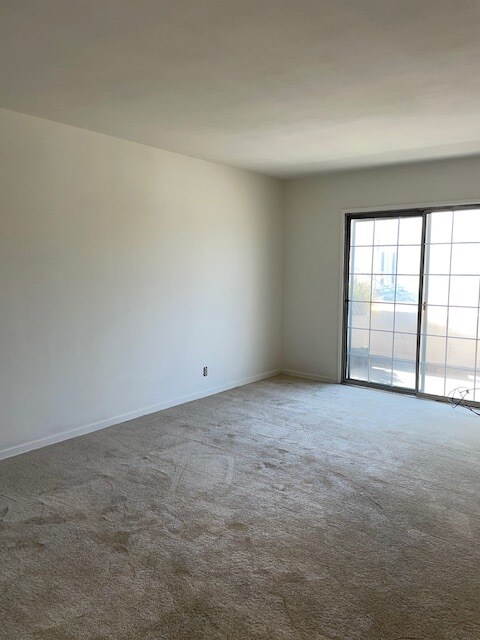 Building Photo - 2610 Santa Monica Blvd