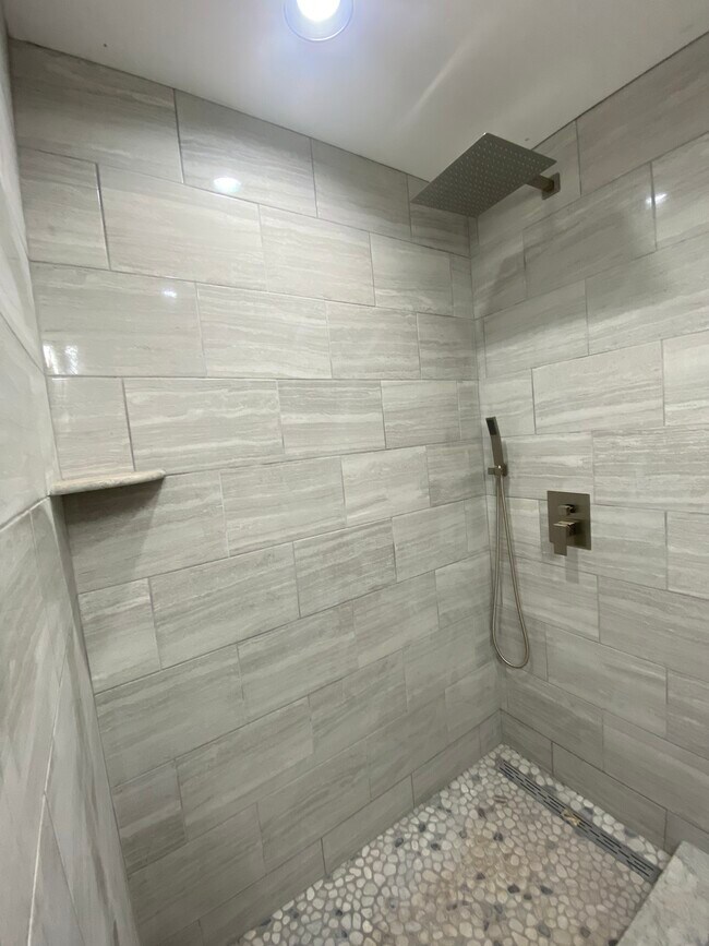 Foto del edificio - 1448 N Marston St