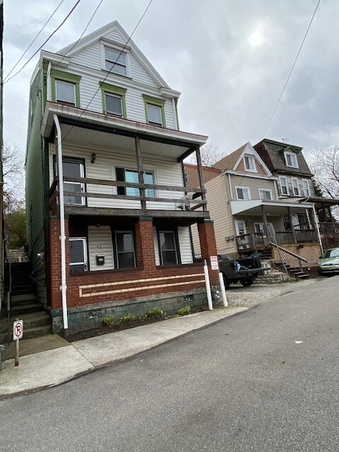 Front View of House on Holt St - 42 Holt St
