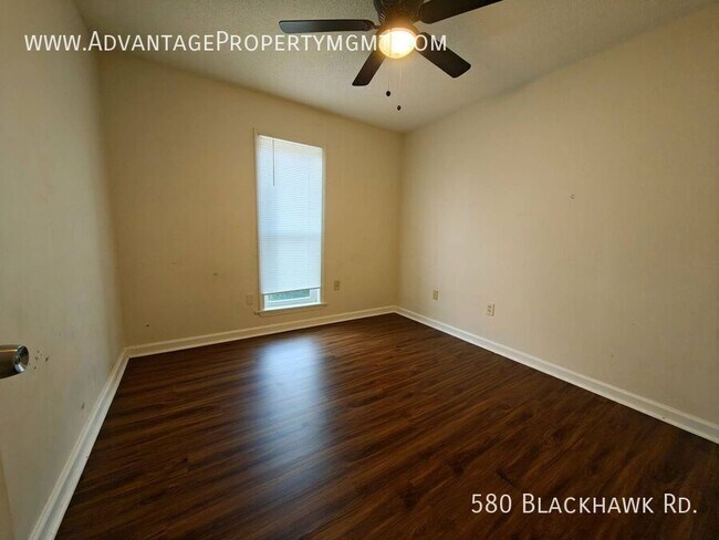 Foto del edificio - 580 Blackhawk Rd