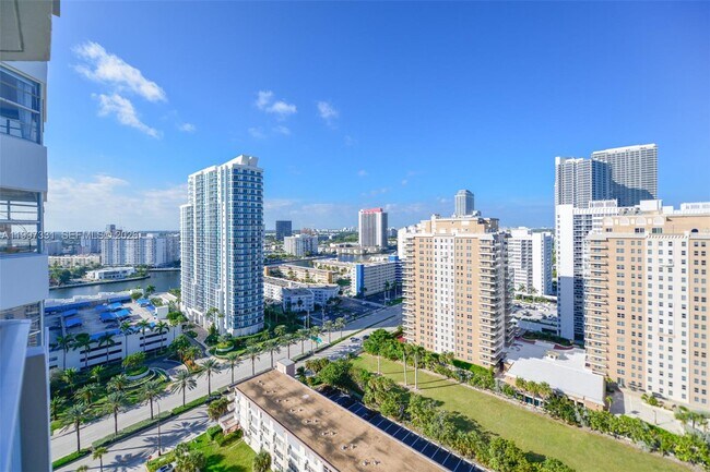 Foto del edificio - 1950 S Ocean Dr
