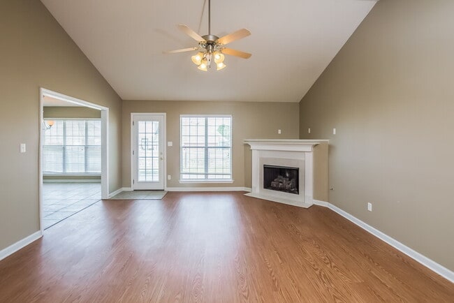 Building Photo - 6379 Sandbourne E