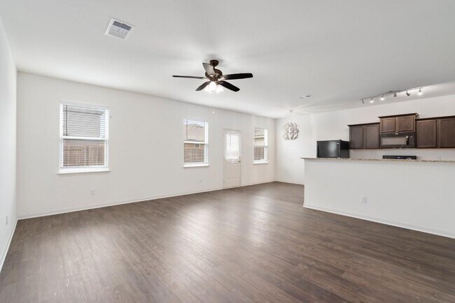 Building Photo - 1350 Breanna Ln