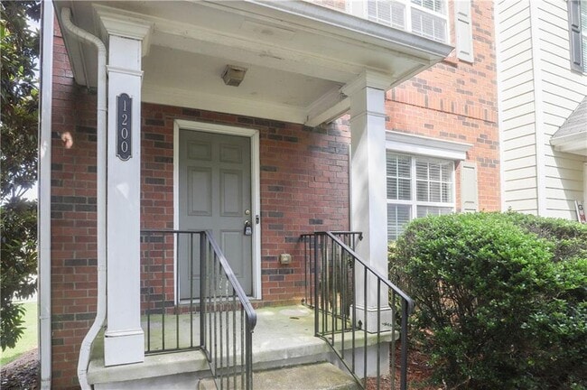 Building Photo - 1200 Charleston Ct