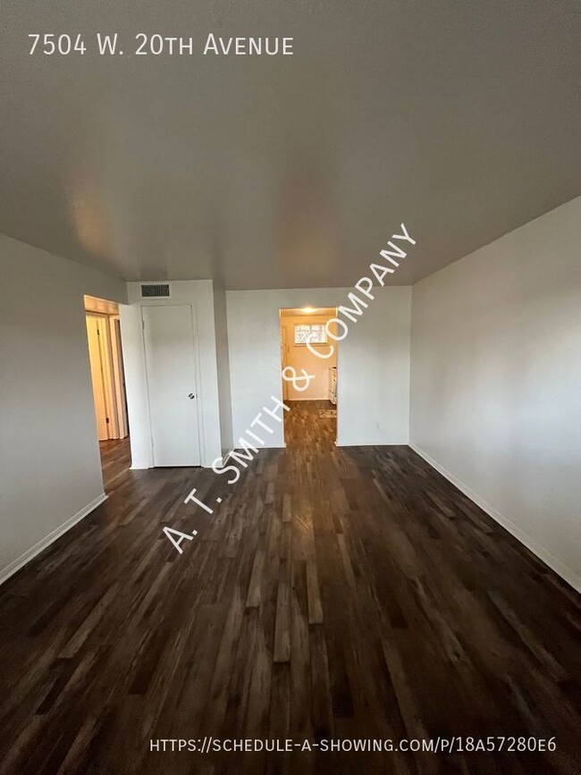 Building Photo - Lakewood 2 Bedroom 1 Bath Available for Im...