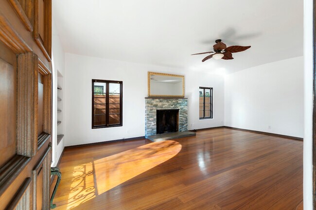 Foto del edificio - 8125 W 4th St