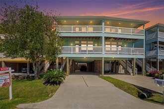 Building Photo - 709 N Bayshore Dr