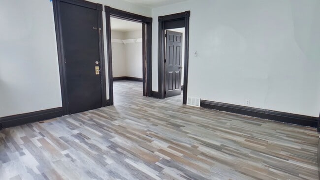 Foto del edificio - 6-7 Calihan Park