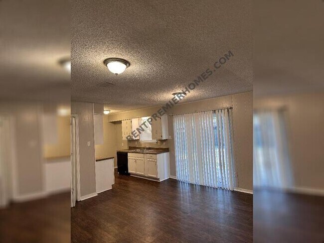 Foto del edificio - 9924 Whispering Pine Drive Little Rock, AR...