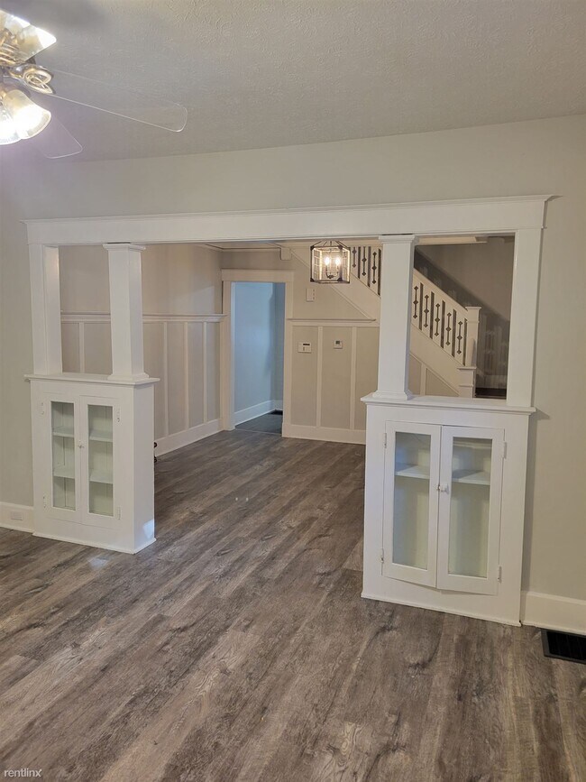 Building Photo - 3 br, 1.5 bath Duplex - 3029 Boulevard Place
