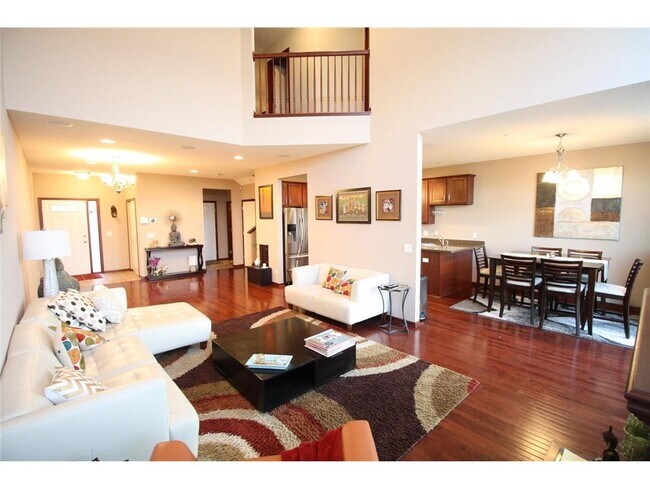 Foto del edificio - 15423 Junegrass Ln