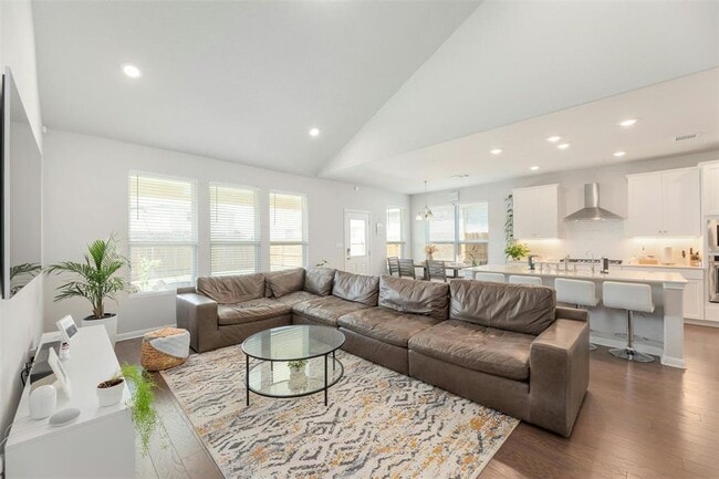 Foto del edificio - 6805 Covina Ln