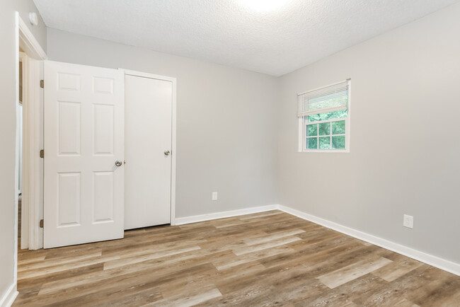 Foto del edificio - Beautifully Renovated 3-Bedroom