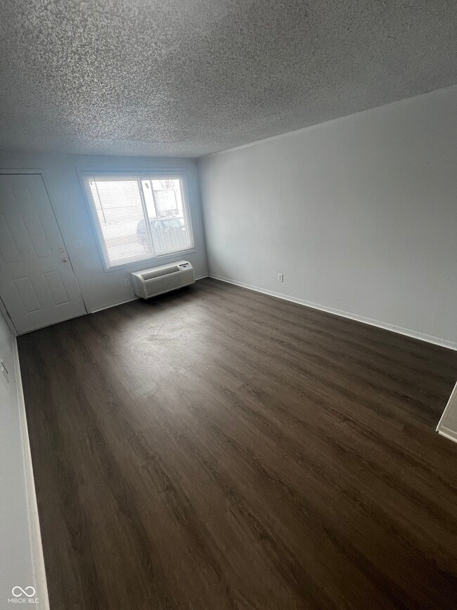 Building Photo - 2000 Indianapolis Rd