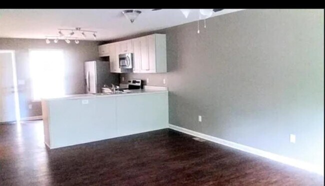 Foto del edificio - 184 Strickland Ave
