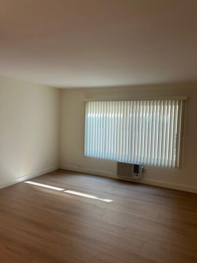 Building Photo - 5259 Corteen Pl