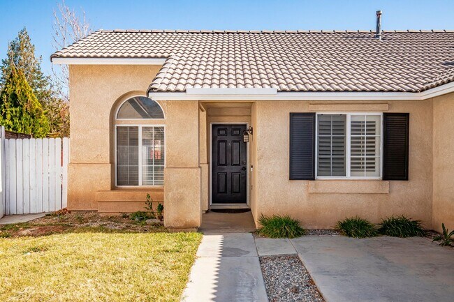 Foto del edificio - West Lancaster 3 bedroom available now!