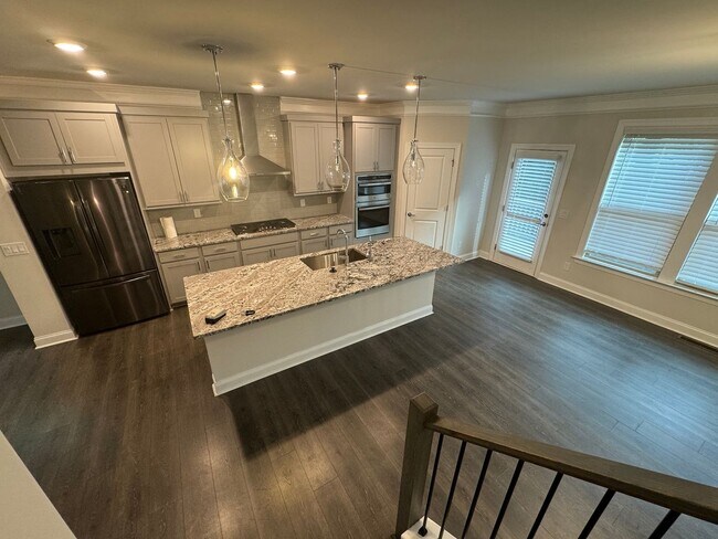 Building Photo - Chamblee Clairebrooke Brick Townhome For RENT