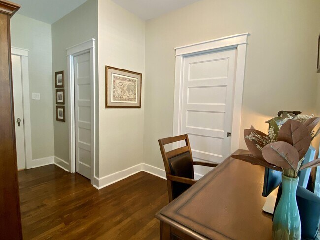 Foto del edificio - 107 W Ridgewood Ct