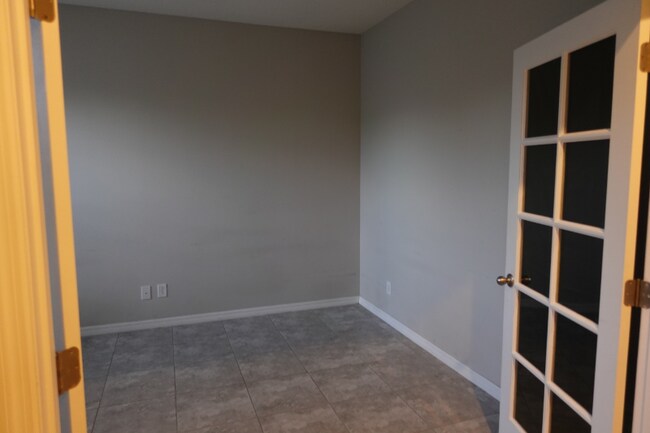 Building Photo - 954 Hilltop Park Ct