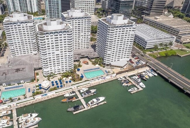 Building Photo - 999 Brickell Bay Dr