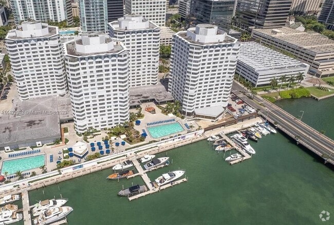Building Photo - 999 Brickell Bay Dr