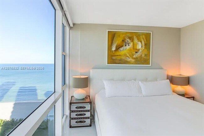 Foto del edificio - 6801 Collins Ave