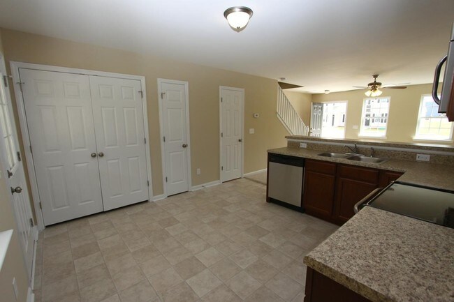 Foto del edificio - 2288 Catherine Lake Rd