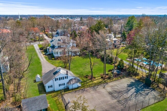 Foto del edificio - 251 E Dudley Ave