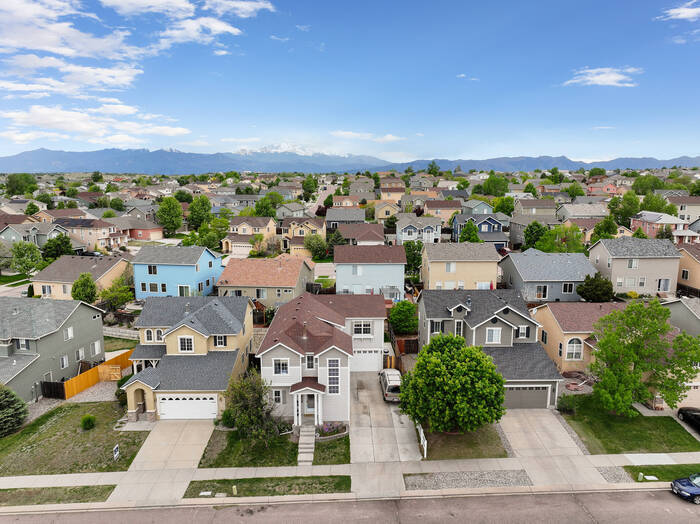 Foto del edificio - 6432 Shimmering Creek Dr