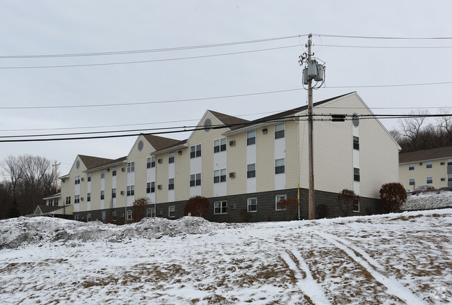 Frente del edificio - Diamond Rock Terrace Senior Apartments