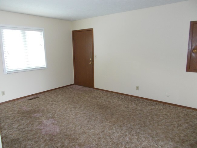 Building Photo - 1209 Warren Ln