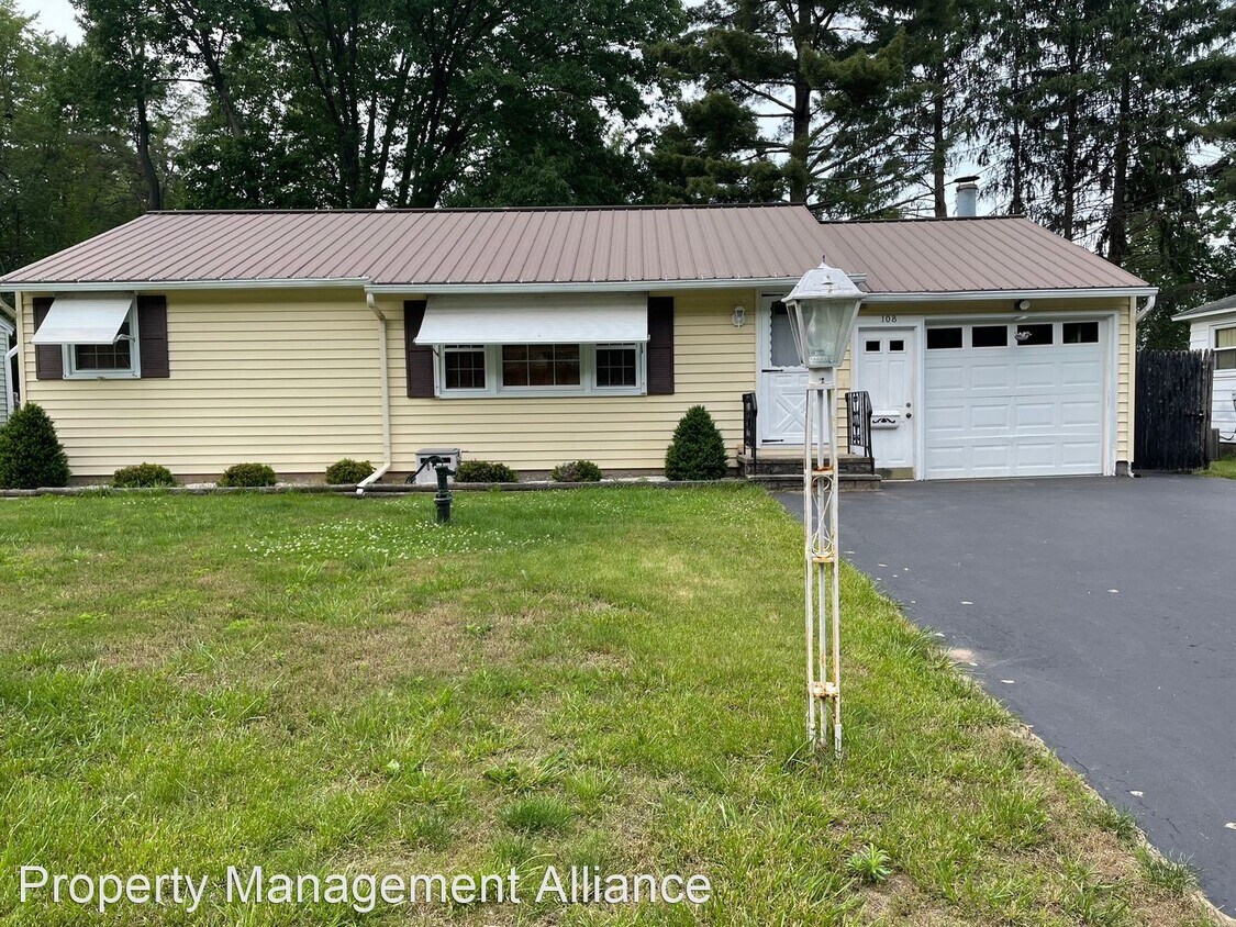 Primary Photo - 3 br, 1.5 bath House - 108 Armitage Drive