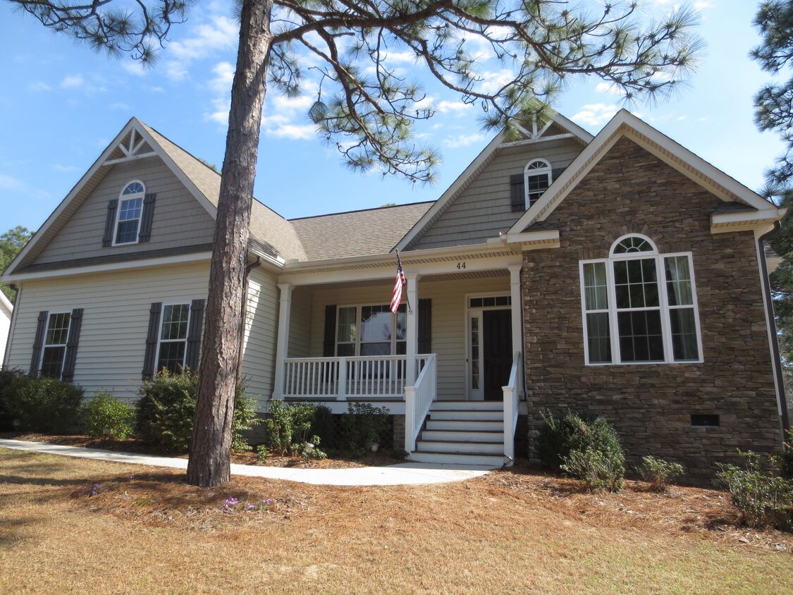 44 Spring Lake Dr, Pinehurst, NC 28374 House Rental in Pinehurst, NC