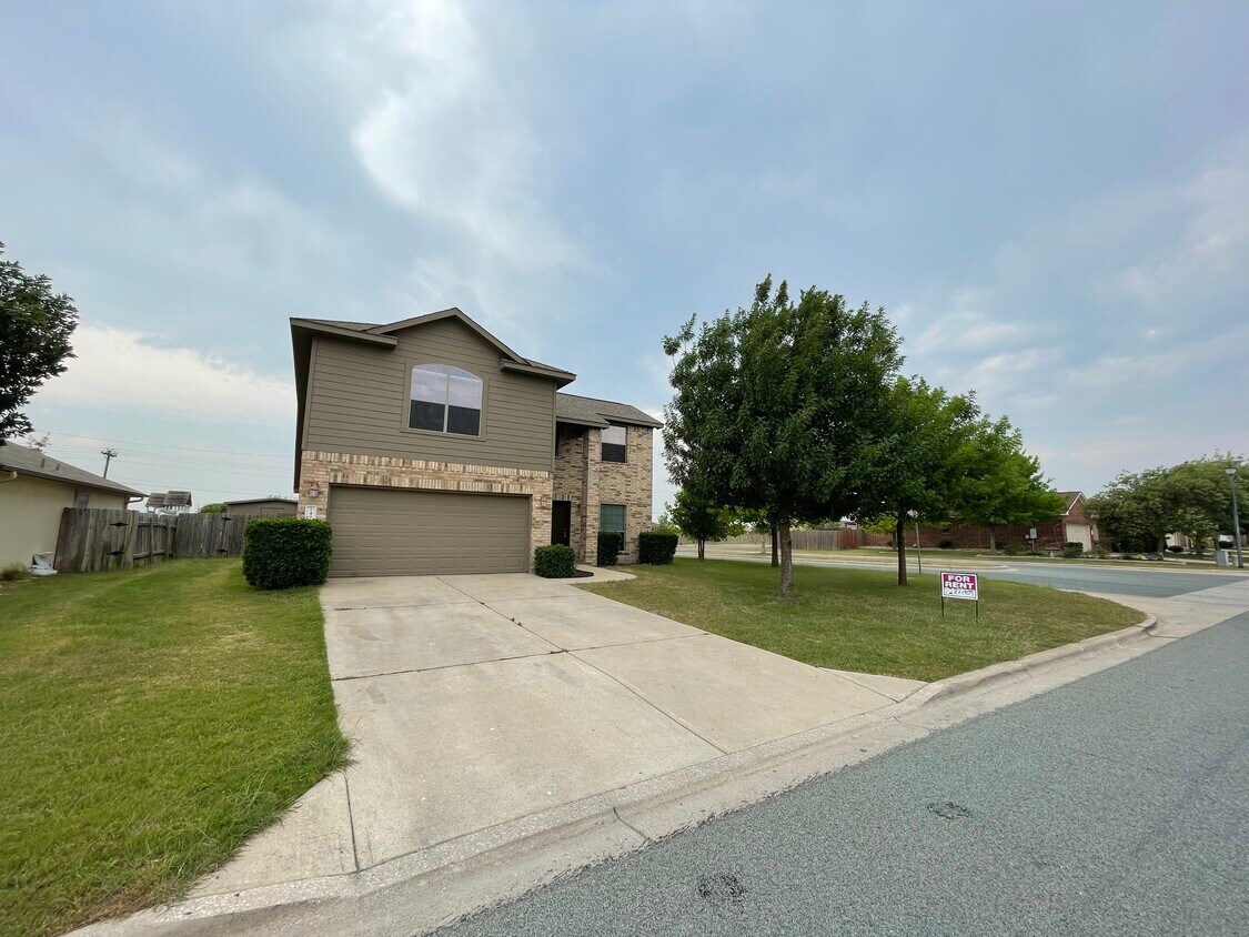 149 Engineers Pass, Jarrell, TX 76537 House for Rent in Jarrell, TX