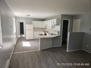 Building Photo - 8 New Plainville Rd