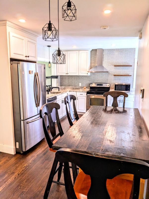 Building Photo - 154 Main St