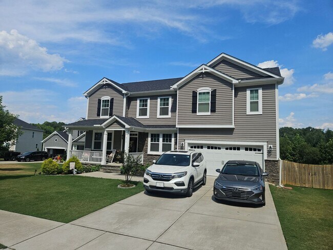 Foto del edificio - Beautiful 4br 2.5ba Home in Fuquay Varina! Avail August 14!