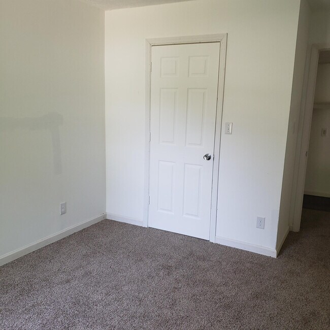 Foto del edificio - 5798 Aftonshire Dr