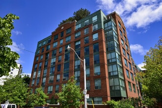 Building Photo - 95 Prince Arthur Ave