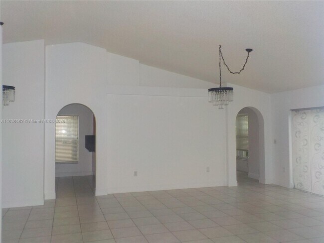 Foto del edificio - 18840 NW 2nd St