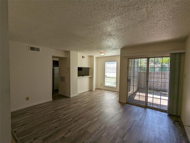 Foto del edificio - 12480 Abrams Rd