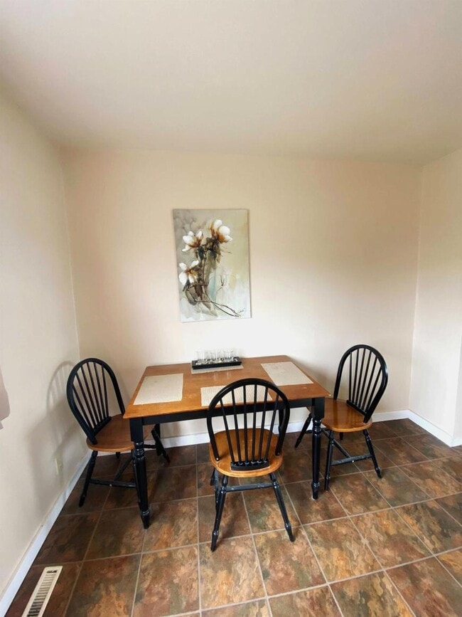 Building Photo - 2 bedroom in Kitimat BC V8C 1W4